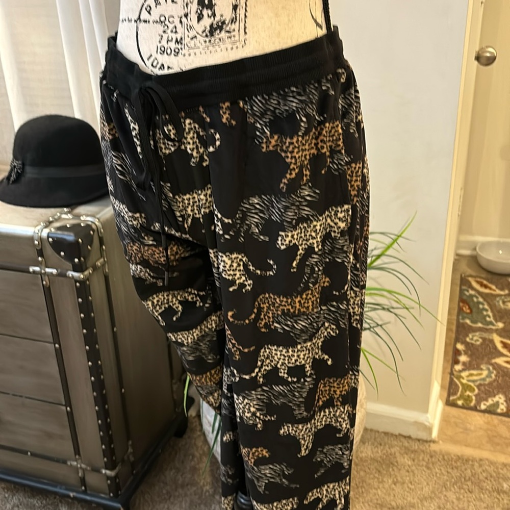 Women’s Pants.